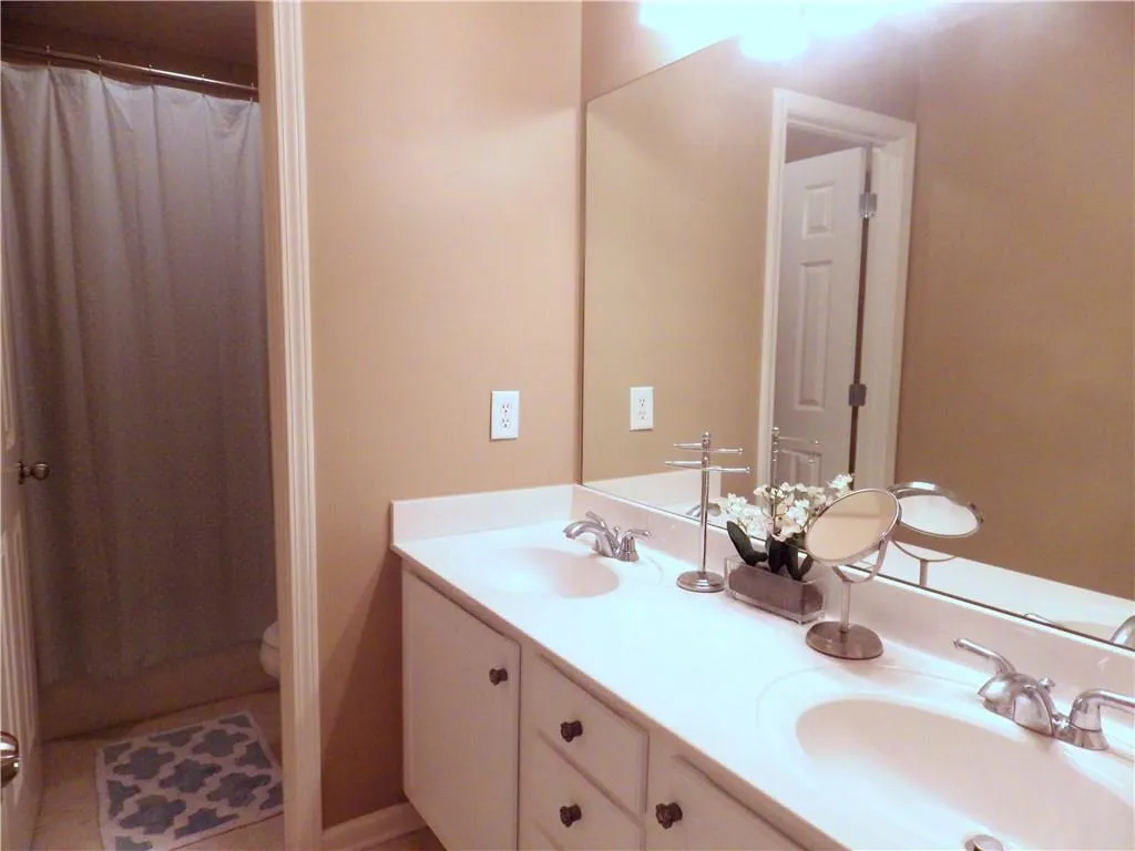 7262 Village Creek Trace Unit 4c, Atlanta, Georgia 30328, 4 Bedrooms Bedrooms, ,3 BathroomsBathrooms,Residential,Sold,7262 Village Creek Trace Unit 4c,5815941