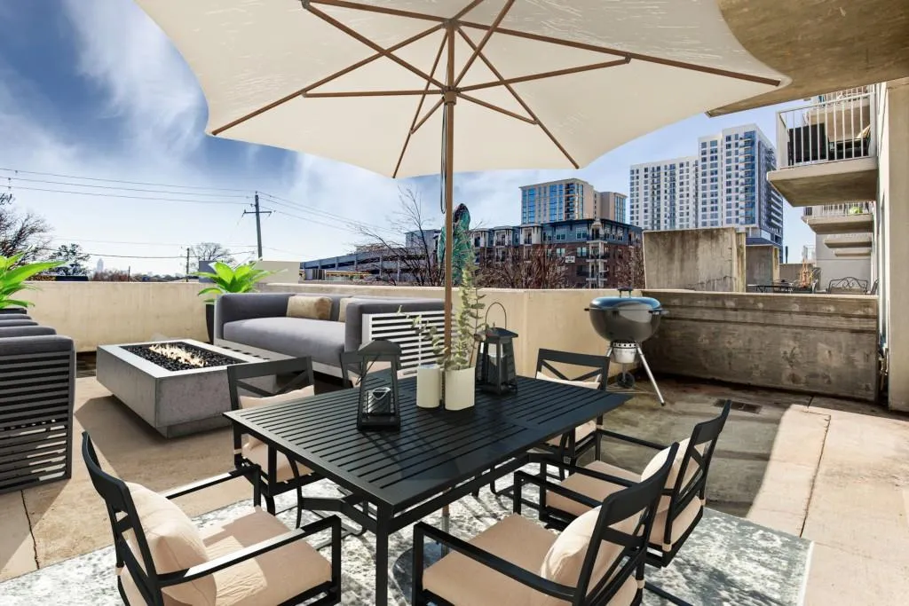 250 Pharr Road Unit 216, Atlanta, Georgia 30305, 1 Bedroom Bedrooms, ,1 BathroomBathrooms,Residential,For Sale,250 Pharr Road Unit 216,7637005