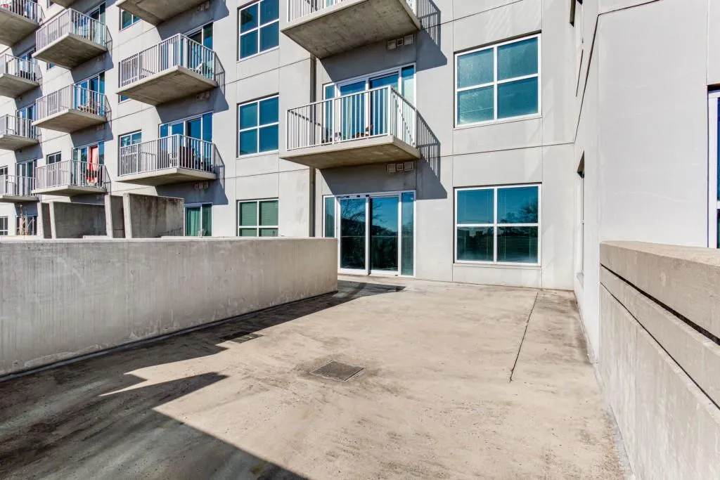 250 Pharr Road Unit 216, Atlanta, Georgia 30305, 1 Bedroom Bedrooms, ,1 BathroomBathrooms,Residential,For Sale,250 Pharr Road Unit 216,7637005