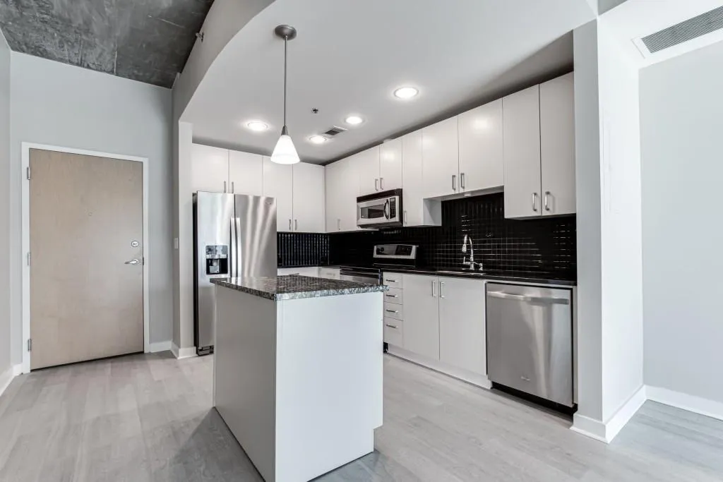 250 Pharr Road Unit 216, Atlanta, Georgia 30305, 1 Bedroom Bedrooms, ,1 BathroomBathrooms,Residential,For Sale,250 Pharr Road Unit 216,7637005