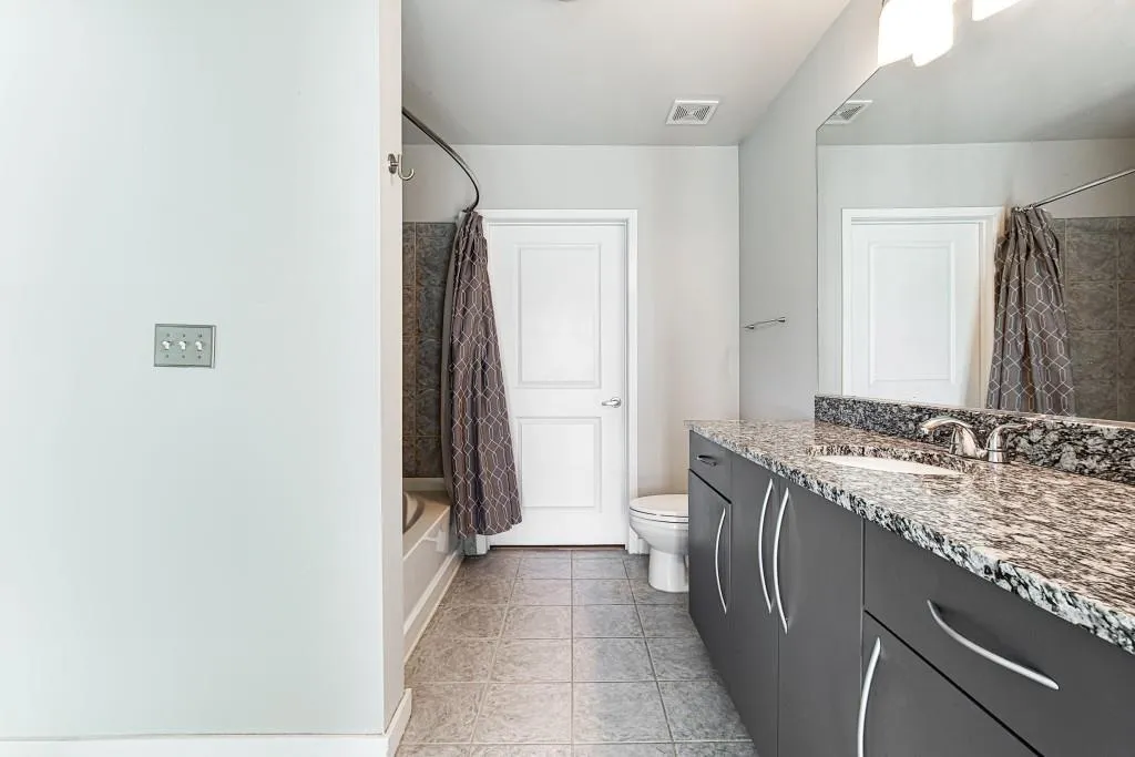 250 Pharr Road Unit 216, Atlanta, Georgia 30305, 1 Bedroom Bedrooms, ,1 BathroomBathrooms,Residential,For Sale,250 Pharr Road Unit 216,7637005