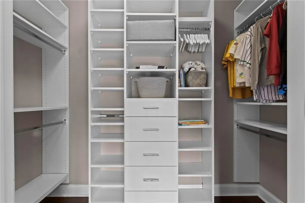 490 Belada Boulevard, Atlanta, Georgia 30342, 6 Bedrooms Bedrooms, ,6 BathroomsBathrooms,Residential,For Sale,490 Belada Boulevard,7753853