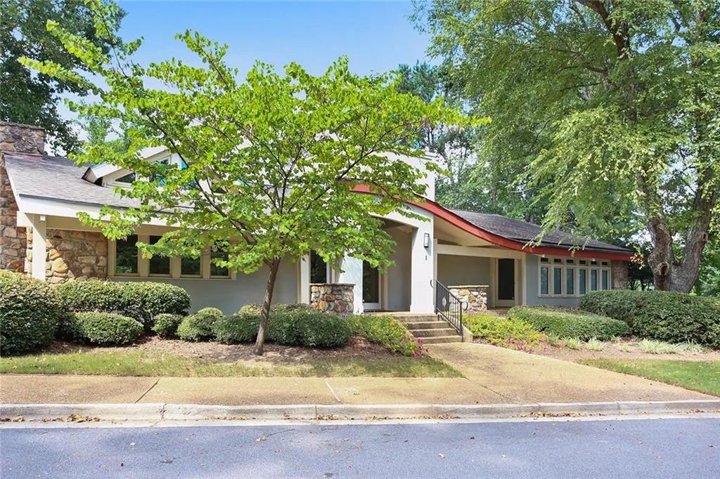 604 Garden Court, Sandy Springs, Georgia 30328, 3 Bedrooms Bedrooms, ,2 BathroomsBathrooms,Residential,Sold,604 Garden Court,6605522