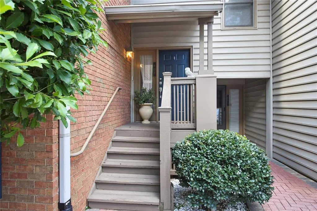 604 Garden Court, Sandy Springs, Georgia 30328, 3 Bedrooms Bedrooms, ,2 BathroomsBathrooms,Residential,Sold,604 Garden Court,6605522