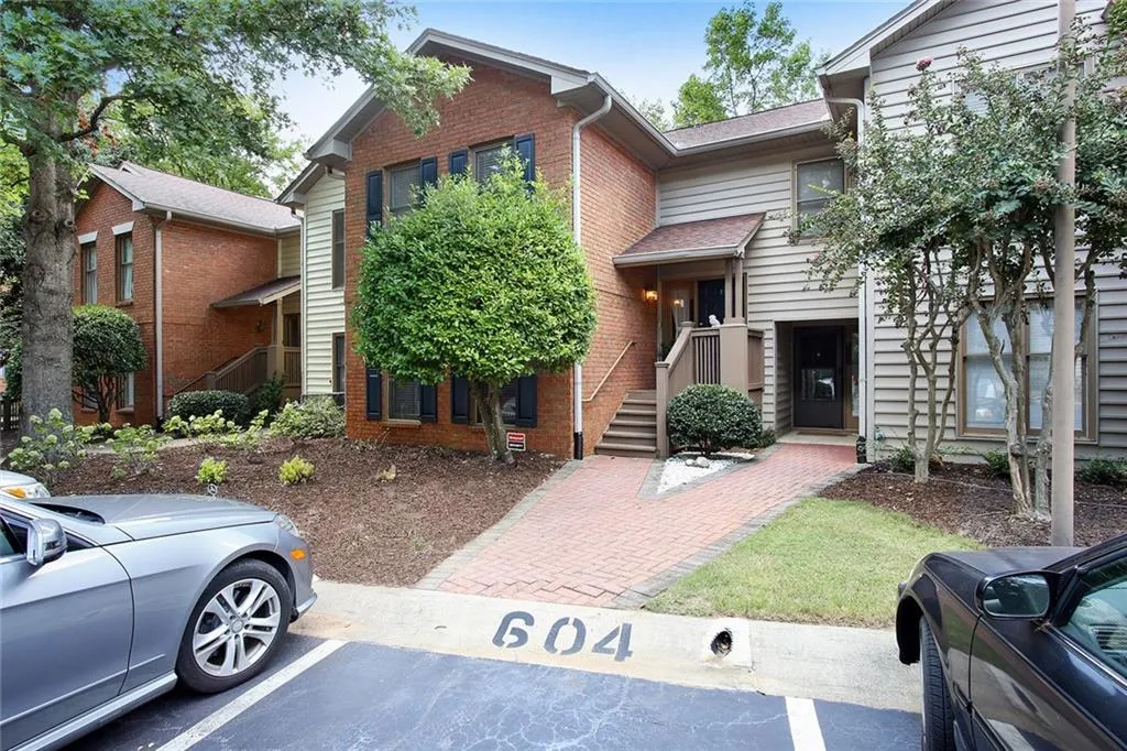 604 Garden Court, Sandy Springs, Georgia 30328, 3 Bedrooms Bedrooms, ,2 BathroomsBathrooms,Residential,Sold,604 Garden Court,6605522