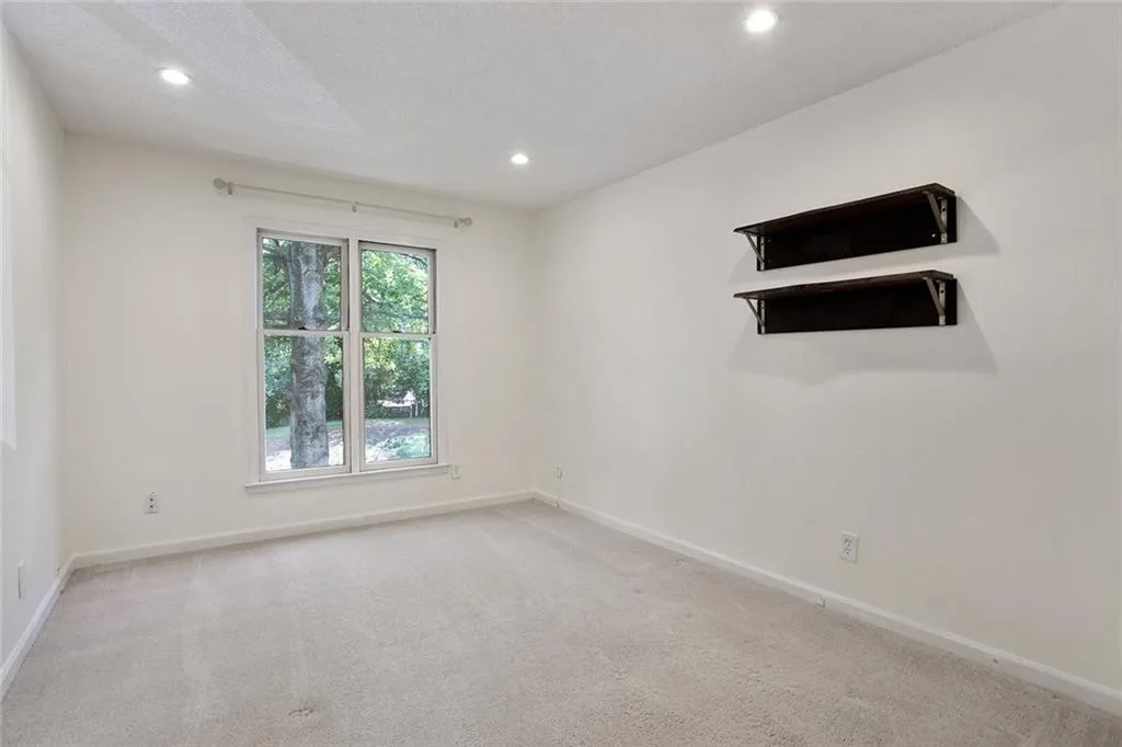604 Garden Court, Sandy Springs, Georgia 30328, 3 Bedrooms Bedrooms, ,2 BathroomsBathrooms,Residential,Sold,604 Garden Court,6605522