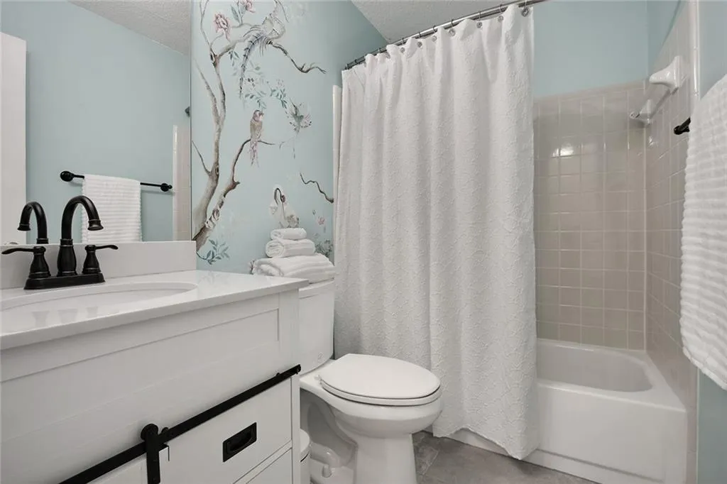 604 Garden Court, Sandy Springs, Georgia 30328, 3 Bedrooms Bedrooms, ,2 BathroomsBathrooms,Residential,Sold,604 Garden Court,6605522