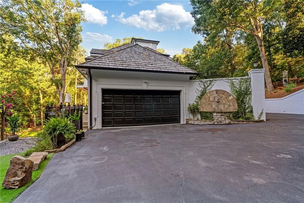 3946 Paces Ferry Road Nw, Atlanta, Georgia 30327, 5 Bedrooms Bedrooms, 0 ,7 BathroomsBathrooms,Residential,For Sale,3946 Paces Ferry Road Nw,7823978