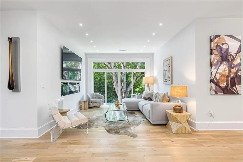 3946 Paces Ferry Road Nw, Atlanta, Georgia 30327, 5 Bedrooms Bedrooms, 0 ,7 BathroomsBathrooms,Residential,For Sale,3946 Paces Ferry Road Nw,7823978