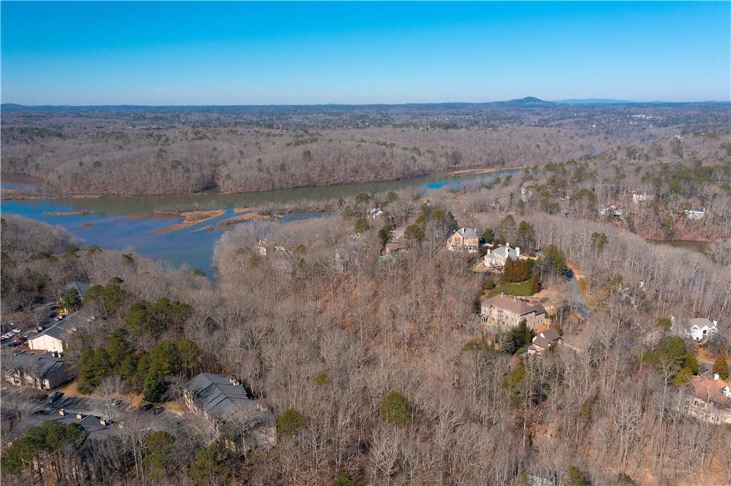 A minute to the Chattahoochee River A minute to the Chattahoochee River