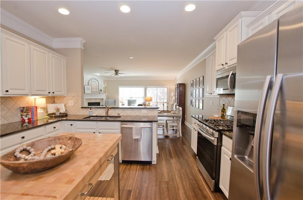 711 Coligny Court, Sandy Springs, Georgia 30350, 3 Bedrooms Bedrooms, ,3 BathroomsBathrooms,Residential,Sold,711 Coligny Court,7334706 711 Coligny Court, Sandy Springs, Georgia 30350, 3 Bedrooms Bedrooms, ,3 BathroomsBathrooms,Residential,Sold,711 Coligny Court,7334706