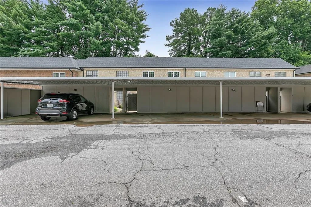 310 Winding River Drive Unit C, Sandy Springs, Georgia 30350, 3 Bedrooms Bedrooms, ,2 BathroomsBathrooms,Residential,Sold,310 Winding River Drive Unit C,6919255