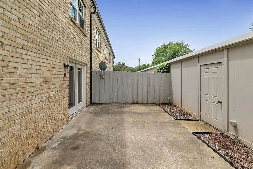 310 Winding River Drive Unit C, Sandy Springs, Georgia 30350, 3 Bedrooms Bedrooms, ,2 BathroomsBathrooms,Residential,Sold,310 Winding River Drive Unit C,6919255