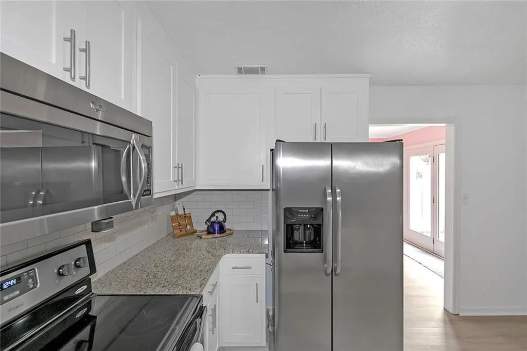 310 Winding River Drive Unit C, Sandy Springs, Georgia 30350, 3 Bedrooms Bedrooms, ,2 BathroomsBathrooms,Residential,Sold,310 Winding River Drive Unit C,6919255