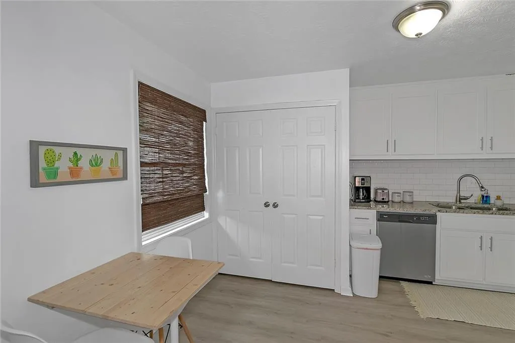 310 Winding River Drive Unit C, Sandy Springs, Georgia 30350, 3 Bedrooms Bedrooms, ,2 BathroomsBathrooms,Residential,Sold,310 Winding River Drive Unit C,6919255