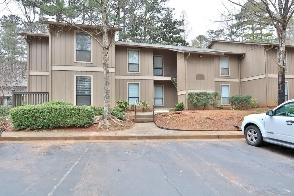 8740 Roswell Road Unit 1a, Atlanta, Georgia 30350, 2 Bedrooms Bedrooms, ,2 BathroomsBathrooms,Residential,Sold,8740 Roswell Road Unit 1a,5961892