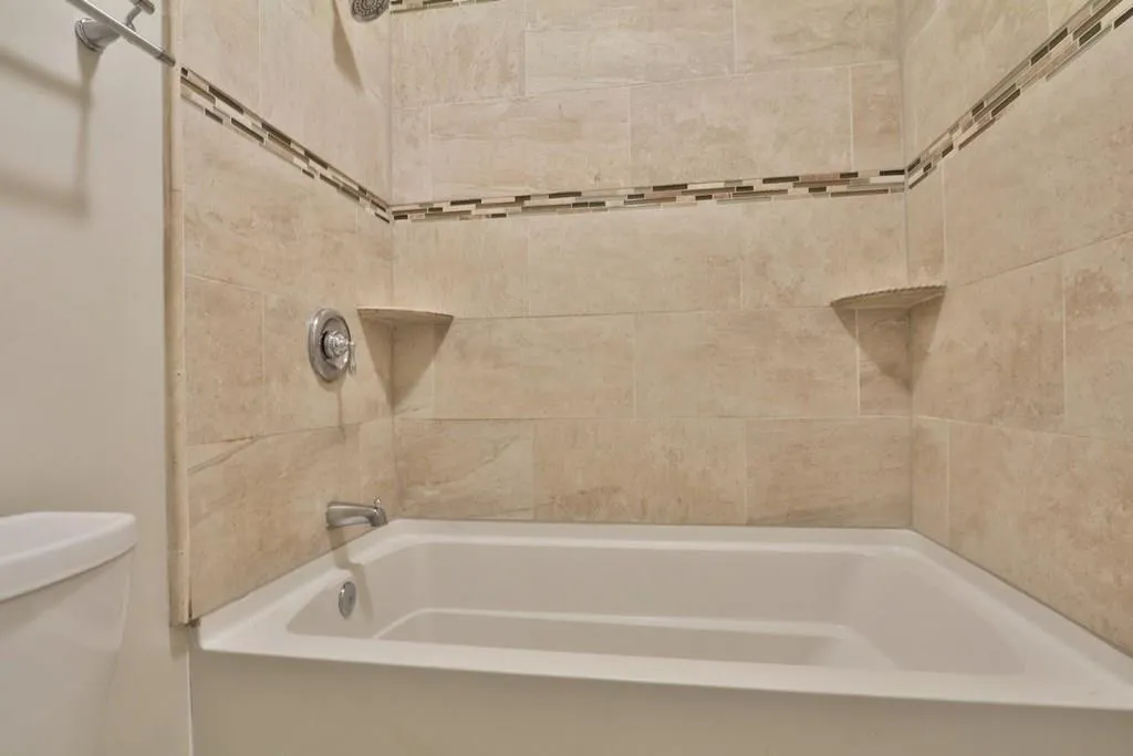 8740 Roswell Road Unit 1a, Atlanta, Georgia 30350, 2 Bedrooms Bedrooms, ,2 BathroomsBathrooms,Residential,Sold,8740 Roswell Road Unit 1a,5961892