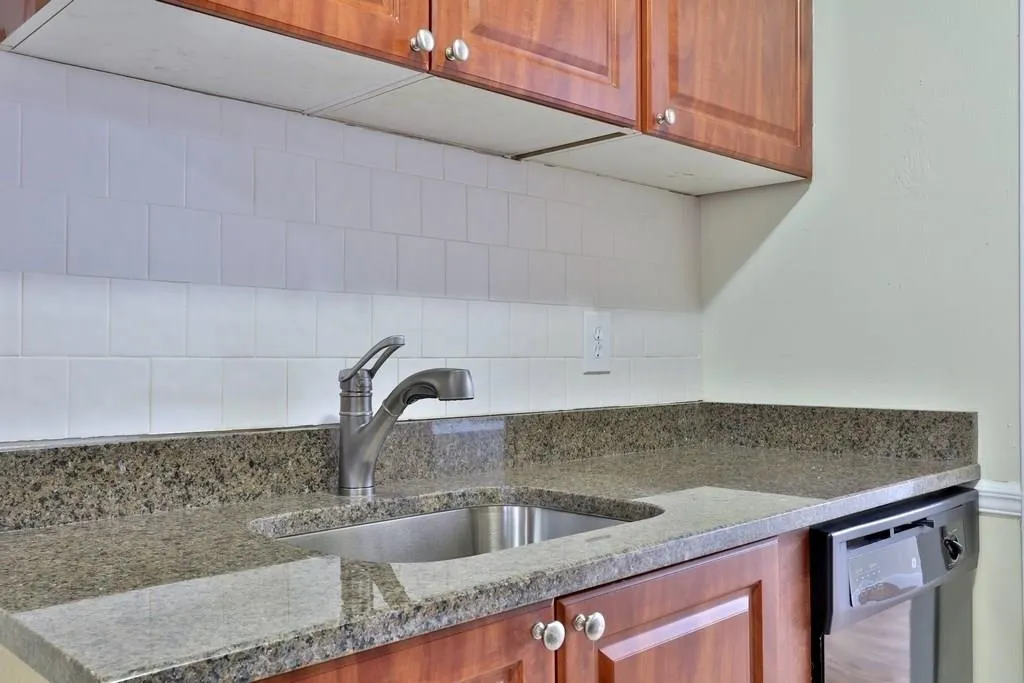 8740 Roswell Road Unit 1a, Atlanta, Georgia 30350, 2 Bedrooms Bedrooms, ,2 BathroomsBathrooms,Residential,Sold,8740 Roswell Road Unit 1a,5961892