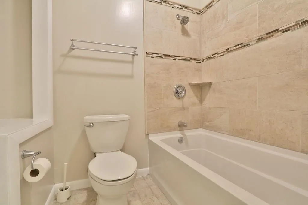 8740 Roswell Road Unit 1a, Atlanta, Georgia 30350, 2 Bedrooms Bedrooms, ,2 BathroomsBathrooms,Residential,Sold,8740 Roswell Road Unit 1a,5961892