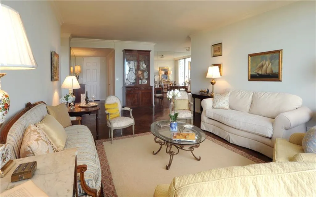 2575 Peachtree Road Ne Unit 25d, Atlanta, Georgia 30305, 2 Bedrooms Bedrooms, ,2 BathroomsBathrooms,Residential,Sold,2575 Peachtree Road Ne Unit 25d,5597813