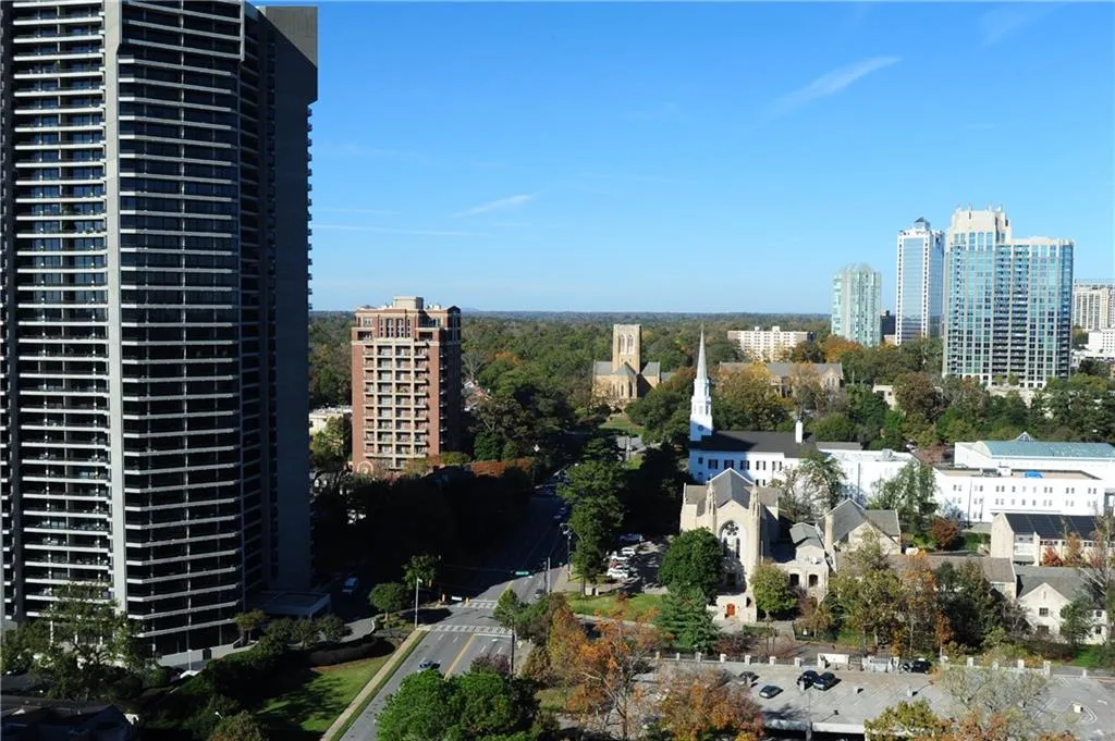 2575 Peachtree Road Ne Unit 25d, Atlanta, Georgia 30305, 2 Bedrooms Bedrooms, ,2 BathroomsBathrooms,Residential,Sold,2575 Peachtree Road Ne Unit 25d,5597813