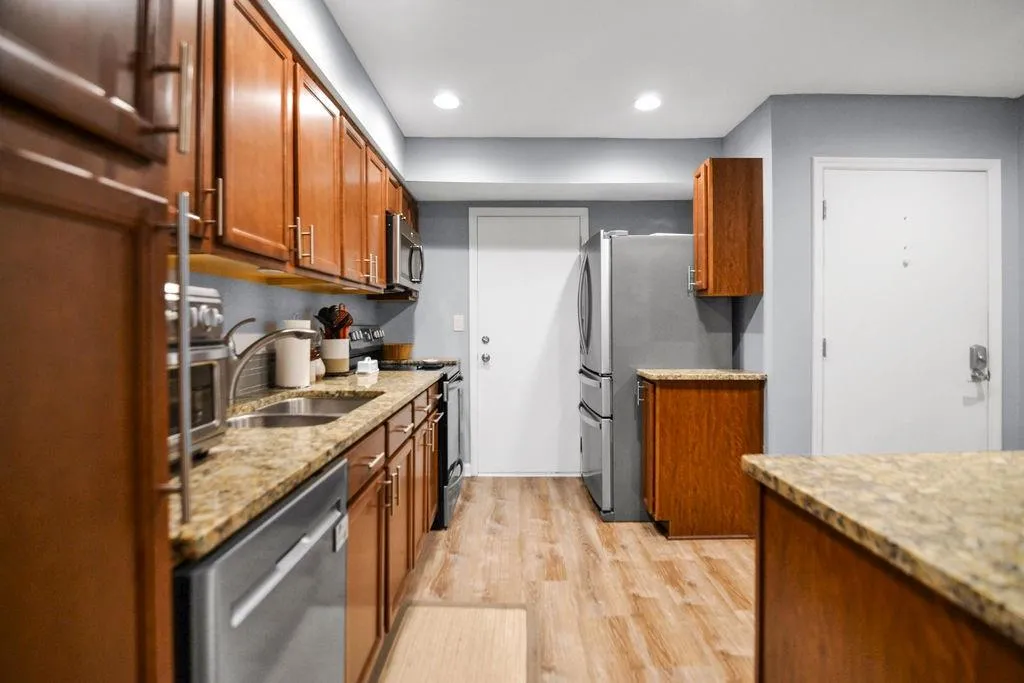 6851 Roswell Road Unit H16, Sandy Springs, Georgia 30328, 3 Bedrooms Bedrooms, ,2 BathroomsBathrooms,Residential,Sold,6851 Roswell Road Unit H16,7082862