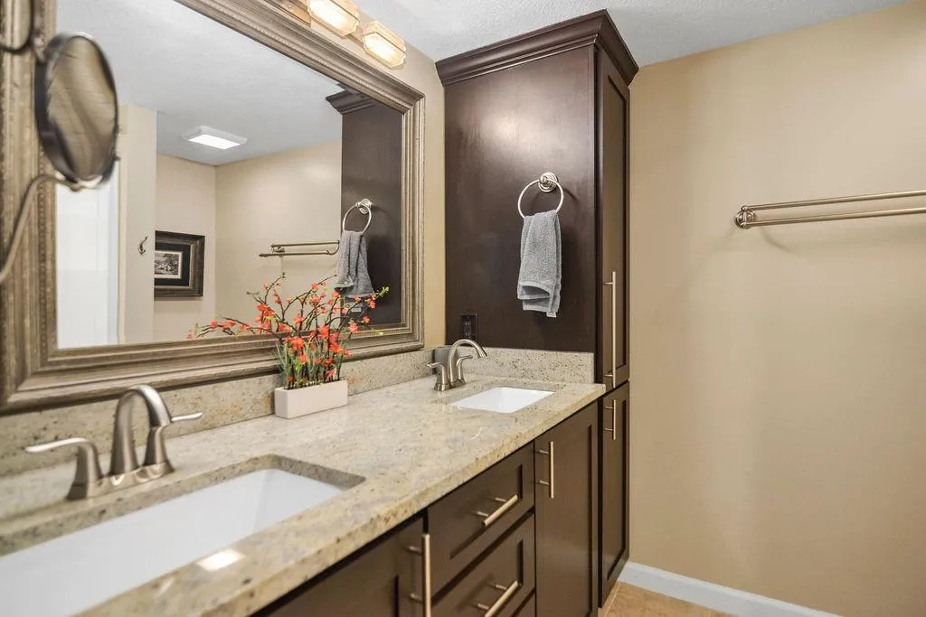 6851 Roswell Road Unit H16, Sandy Springs, Georgia 30328, 3 Bedrooms Bedrooms, ,2 BathroomsBathrooms,Residential,Sold,6851 Roswell Road Unit H16,7082862
