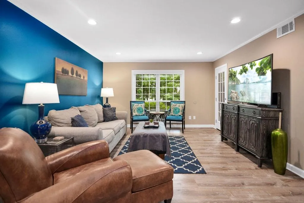 6851 Roswell Road Unit H16, Sandy Springs, Georgia 30328, 3 Bedrooms Bedrooms, ,2 BathroomsBathrooms,Residential,Sold,6851 Roswell Road Unit H16,7082862