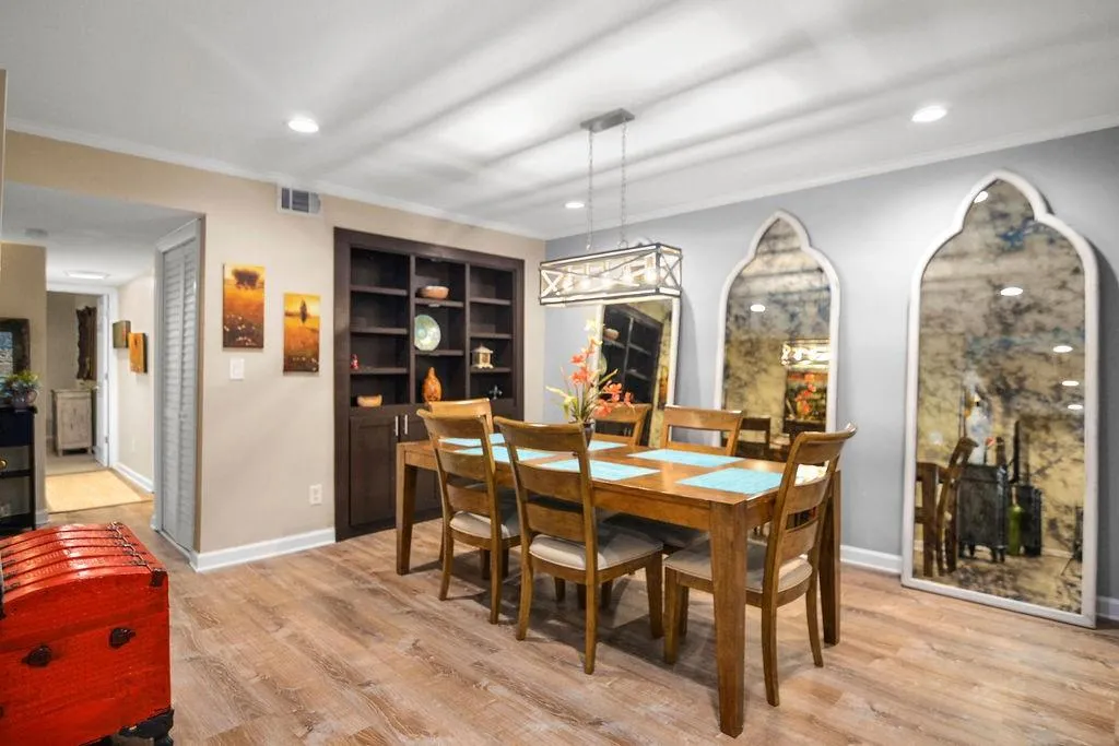 6851 Roswell Road Unit H16, Sandy Springs, Georgia 30328, 3 Bedrooms Bedrooms, ,2 BathroomsBathrooms,Residential,Sold,6851 Roswell Road Unit H16,7082862