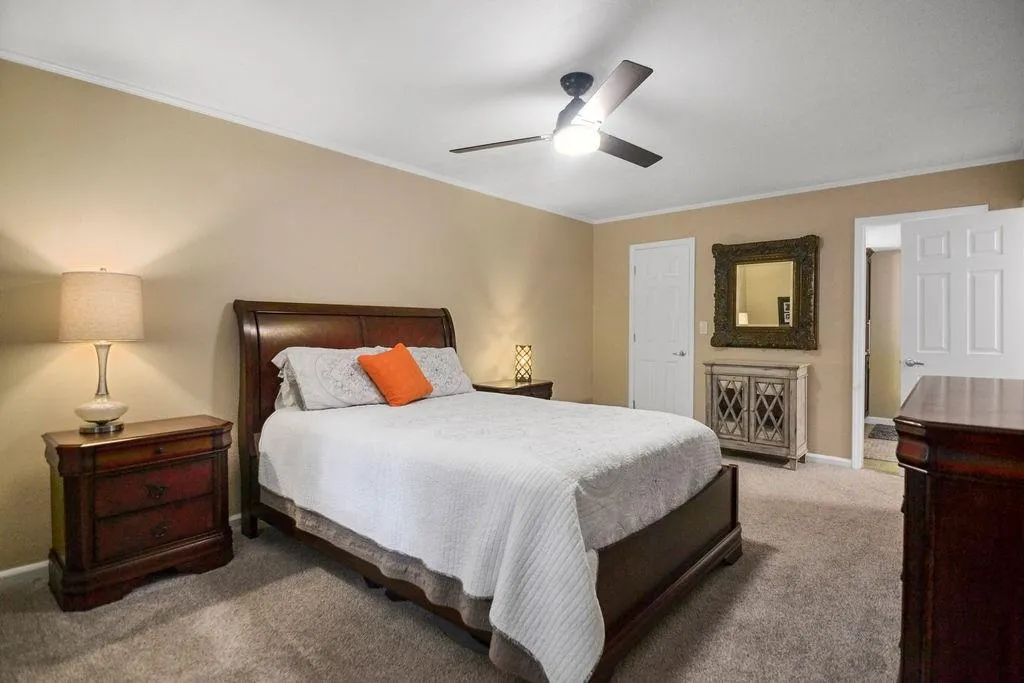 6851 Roswell Road Unit H16, Sandy Springs, Georgia 30328, 3 Bedrooms Bedrooms, ,2 BathroomsBathrooms,Residential,Sold,6851 Roswell Road Unit H16,7082862