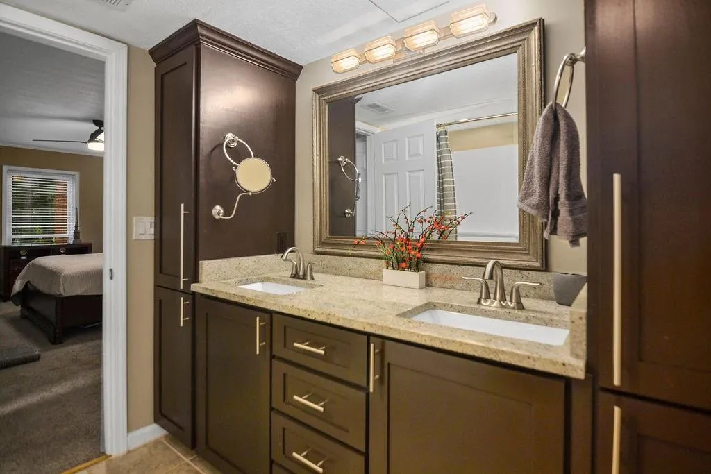 6851 Roswell Road Unit H16, Sandy Springs, Georgia 30328, 3 Bedrooms Bedrooms, ,2 BathroomsBathrooms,Residential,Sold,6851 Roswell Road Unit H16,7082862