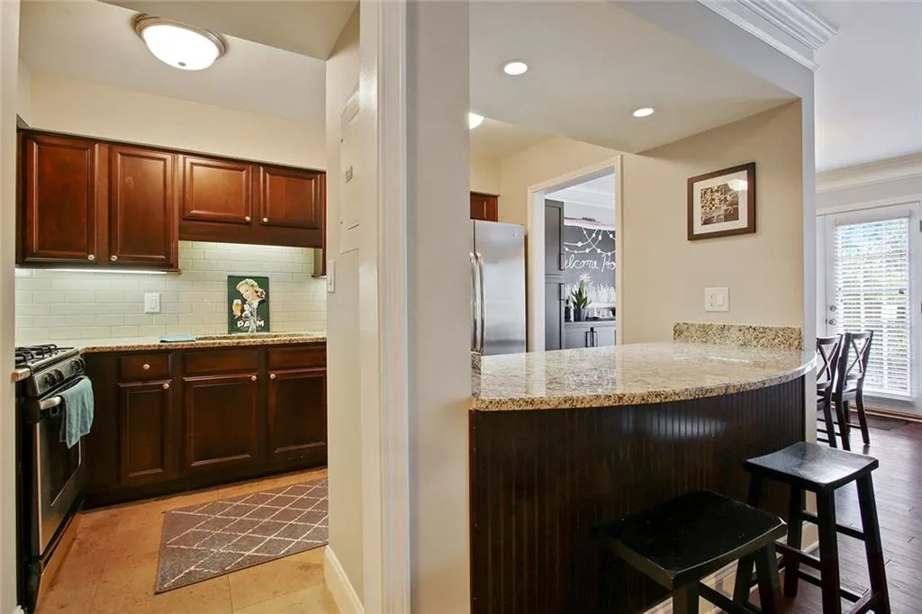 6980 Roswell Road Unit D6, Atlanta, Georgia 30328, 2 Bedrooms Bedrooms, ,2 BathroomsBathrooms,Residential,Sold,6980 Roswell Road Unit D6,6592572