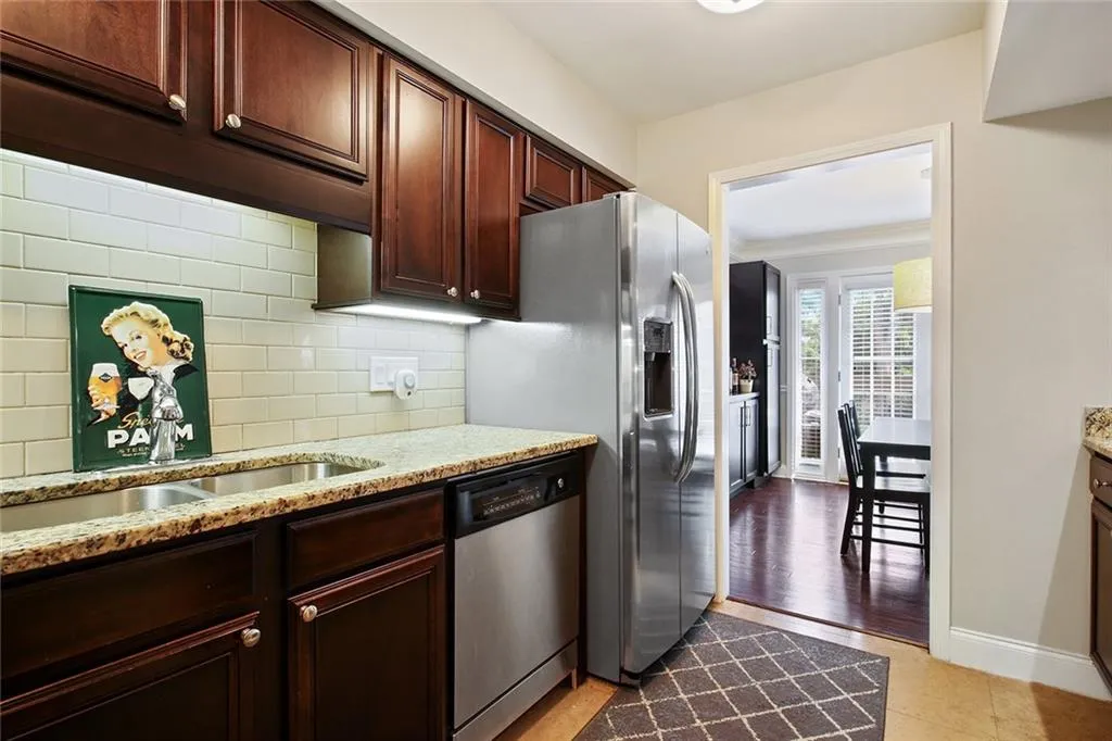 6980 Roswell Road Unit D6, Atlanta, Georgia 30328, 2 Bedrooms Bedrooms, ,2 BathroomsBathrooms,Residential,Sold,6980 Roswell Road Unit D6,6592572