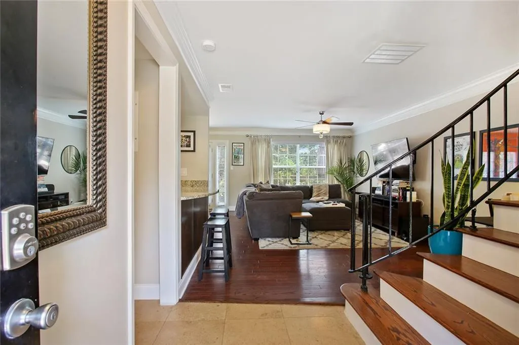 6980 Roswell Road Unit D6, Atlanta, Georgia 30328, 2 Bedrooms Bedrooms, ,2 BathroomsBathrooms,Residential,Sold,6980 Roswell Road Unit D6,6592572