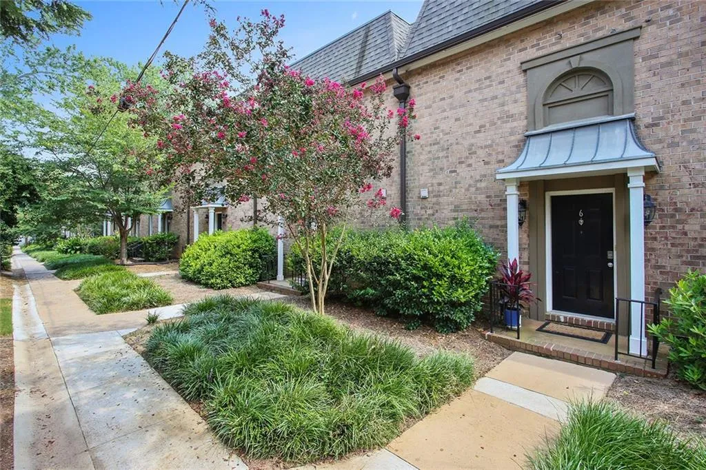 6980 Roswell Road Unit D6, Atlanta, Georgia 30328, 2 Bedrooms Bedrooms, ,2 BathroomsBathrooms,Residential,Sold,6980 Roswell Road Unit D6,6592572