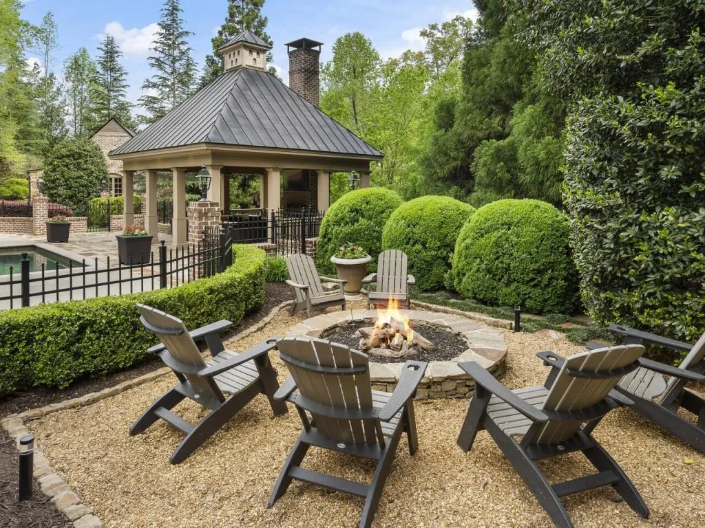 131 Burdette Road, Sandy Springs, Georgia 30327, 7 Bedrooms Bedrooms, ,8 BathroomsBathrooms,Residential,Sold,131 Burdette Road,7372982