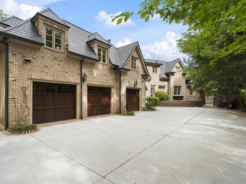 131 Burdette Road, Sandy Springs, Georgia 30327, 7 Bedrooms Bedrooms, ,8 BathroomsBathrooms,Residential,Sold,131 Burdette Road,7372982