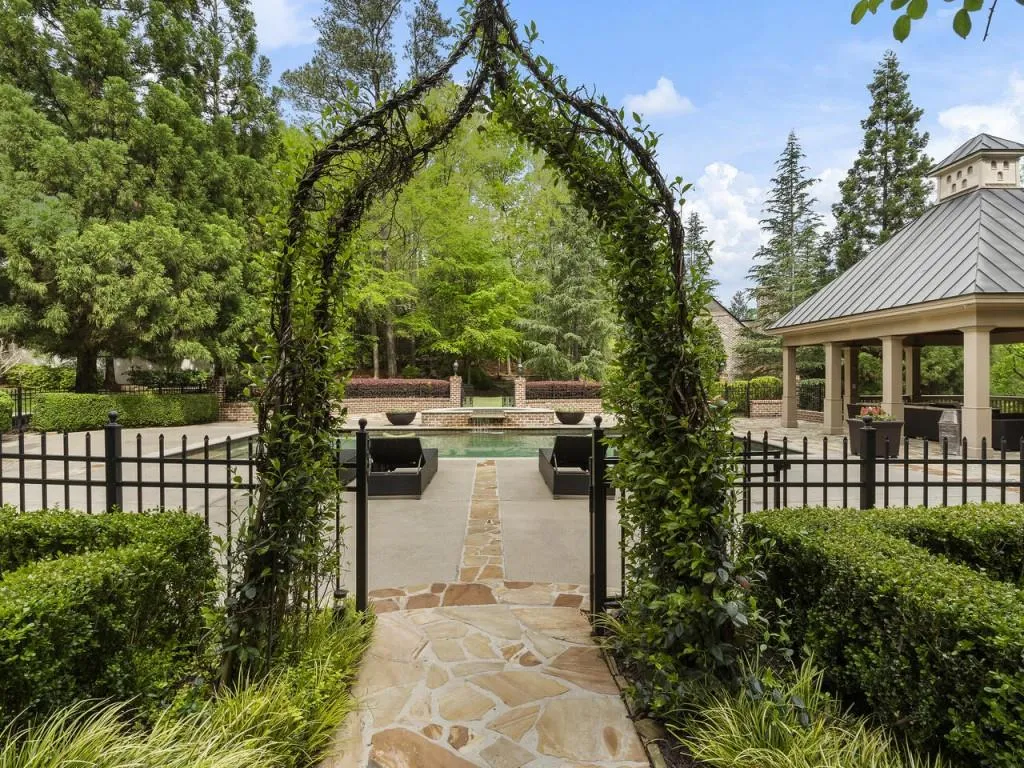 131 Burdette Road, Sandy Springs, Georgia 30327, 7 Bedrooms Bedrooms, ,8 BathroomsBathrooms,Residential,Sold,131 Burdette Road,7372982