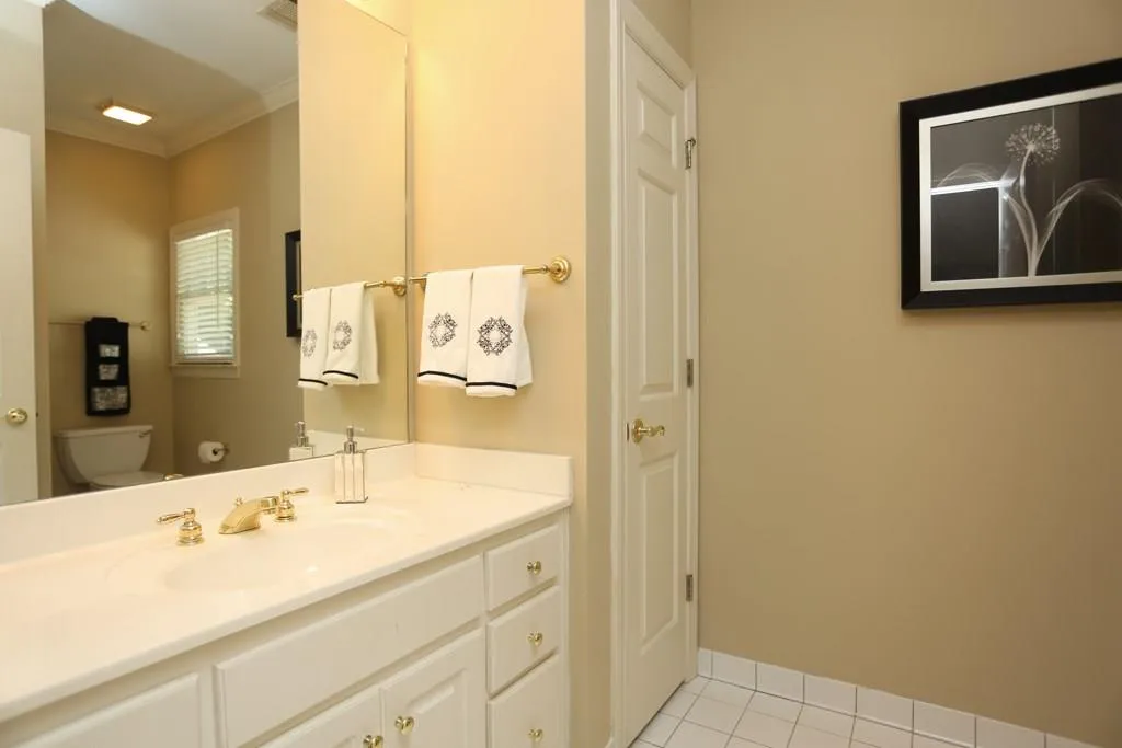 725 Brookwoods Trace, Atlanta, Georgia 30342, 4 Bedrooms Bedrooms, ,4 BathroomsBathrooms,Residential,Sold,725 Brookwoods Trace,5813441