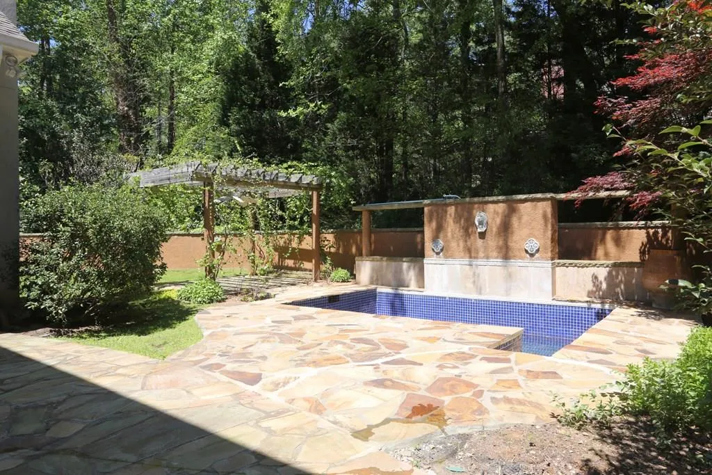 725 Brookwoods Trace, Atlanta, Georgia 30342, 4 Bedrooms Bedrooms, ,4 BathroomsBathrooms,Residential,Sold,725 Brookwoods Trace,5813441