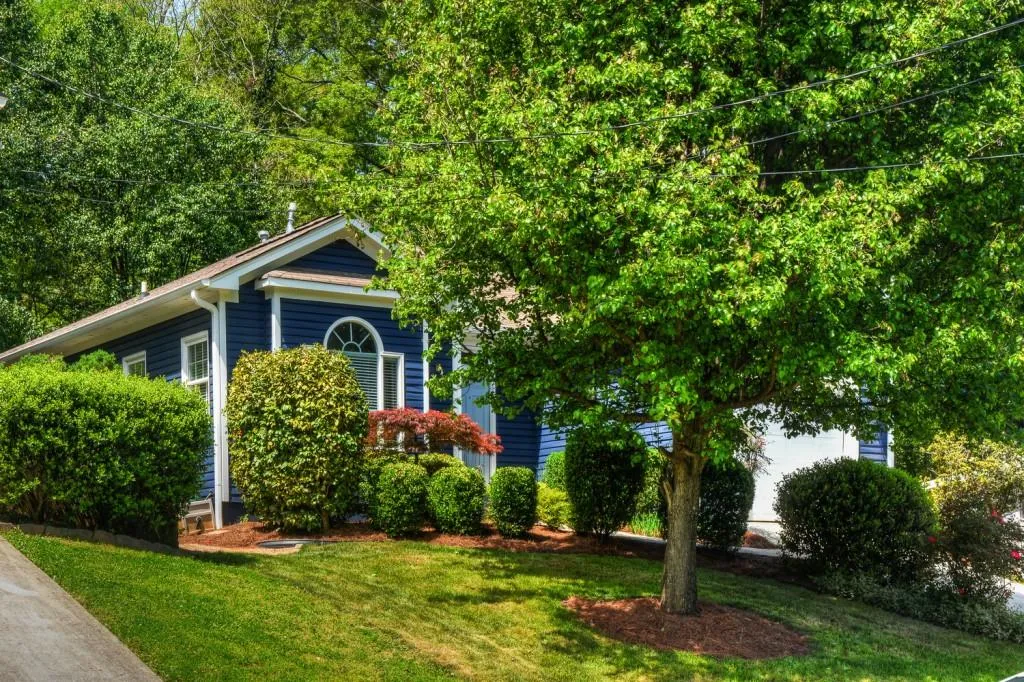 984 Tilden Street, Atlanta, Georgia 30318, 3 Bedrooms Bedrooms, ,2 BathroomsBathrooms,Residential,Sold,984 Tilden Street,5834716