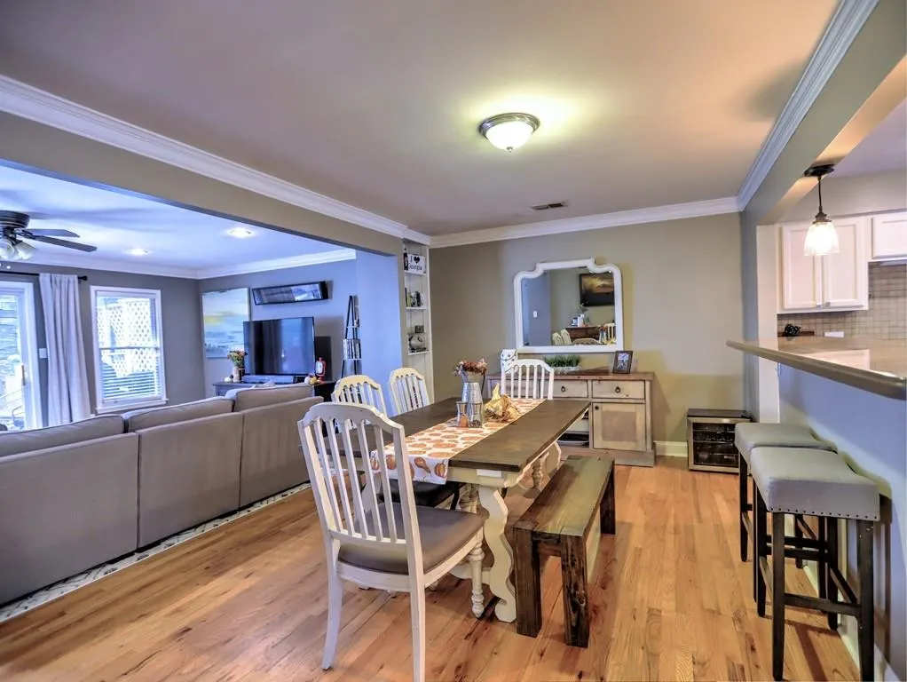 182 Peachtree Hollow Court, Atlanta, Georgia 30328, 2 Bedrooms Bedrooms, ,2 BathroomsBathrooms,Residential,Sold,182 Peachtree Hollow Court,6966492