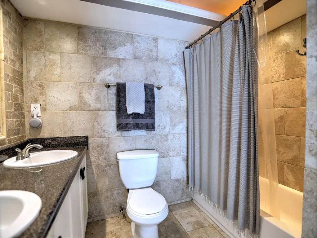 182 Peachtree Hollow Court, Atlanta, Georgia 30328, 2 Bedrooms Bedrooms, ,2 BathroomsBathrooms,Residential,Sold,182 Peachtree Hollow Court,6966492