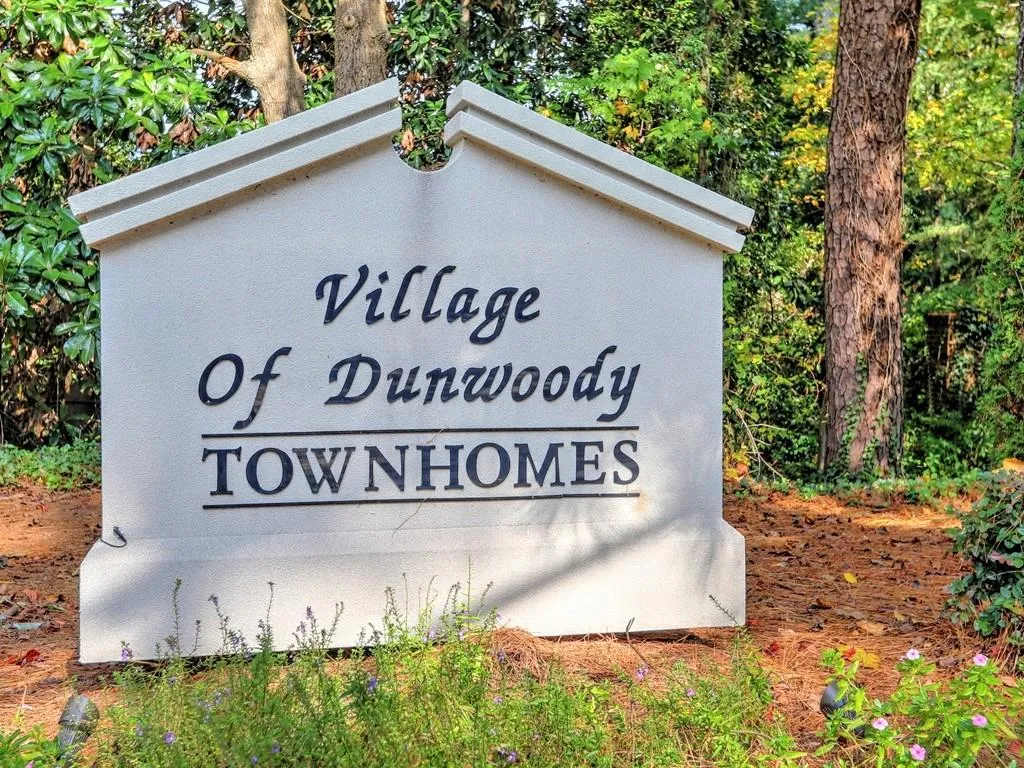 182 Peachtree Hollow Court, Atlanta, Georgia 30328, 2 Bedrooms Bedrooms, ,2 BathroomsBathrooms,Residential,Sold,182 Peachtree Hollow Court,6966492