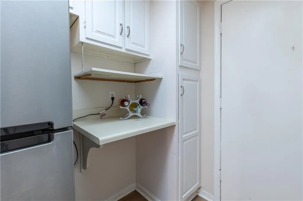 6851 Roswell Road Unit F-15, Sandy Springs, Georgia 30328, 3 Bedrooms Bedrooms, ,2 BathroomsBathrooms,Residential,Sold,6851 Roswell Road Unit F-15,6873800