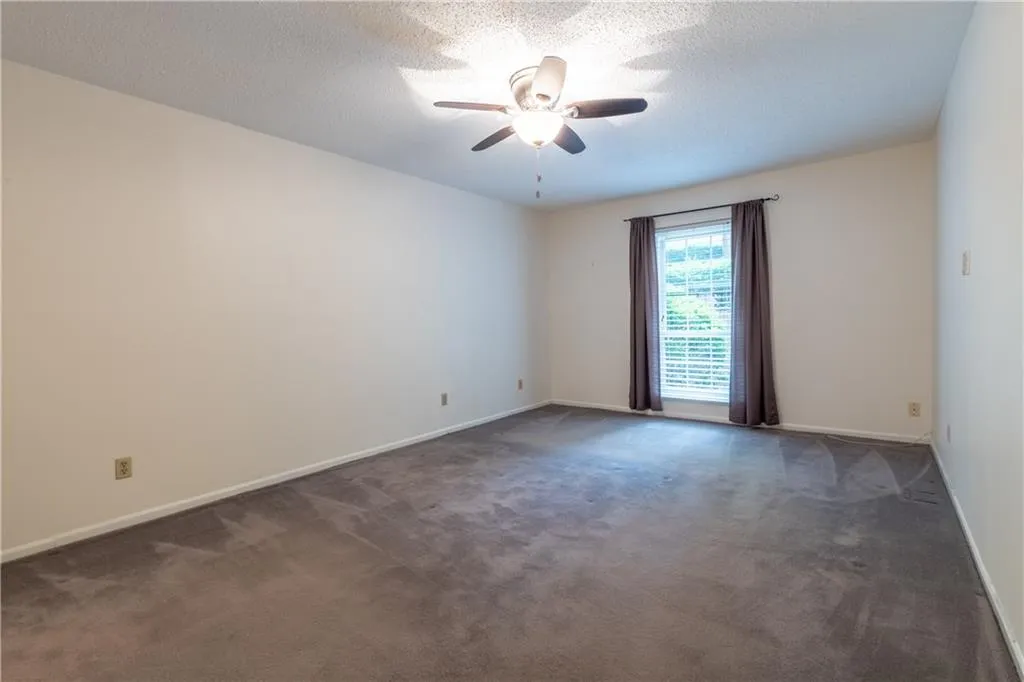 6851 Roswell Road Unit F-15, Sandy Springs, Georgia 30328, 3 Bedrooms Bedrooms, ,2 BathroomsBathrooms,Residential,Sold,6851 Roswell Road Unit F-15,6873800