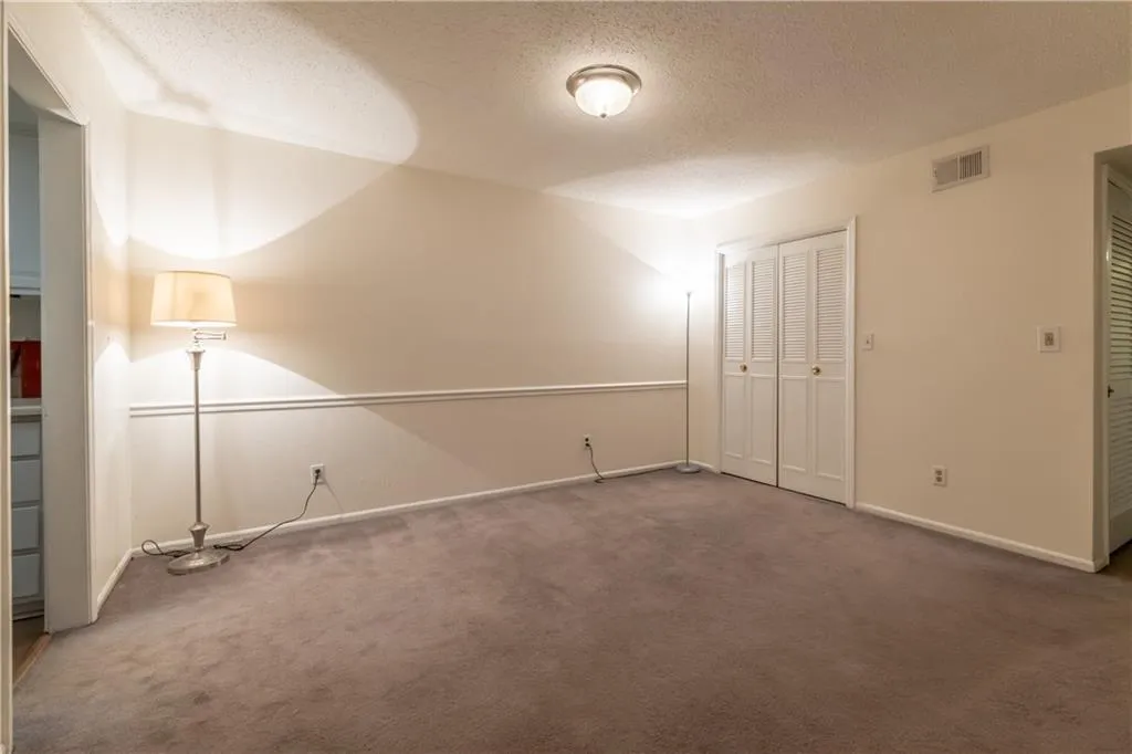 6851 Roswell Road Unit F-15, Sandy Springs, Georgia 30328, 3 Bedrooms Bedrooms, ,2 BathroomsBathrooms,Residential,Sold,6851 Roswell Road Unit F-15,6873800