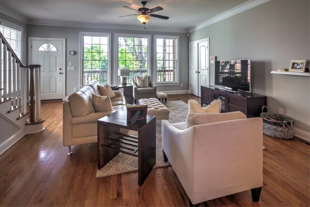 1185 Davis Place Nw Unit R, Atlanta, Georgia 30318, 4 Bedrooms Bedrooms, ,3 BathroomsBathrooms,Residential,Sold,1185 Davis Place Nw Unit R,5842422
