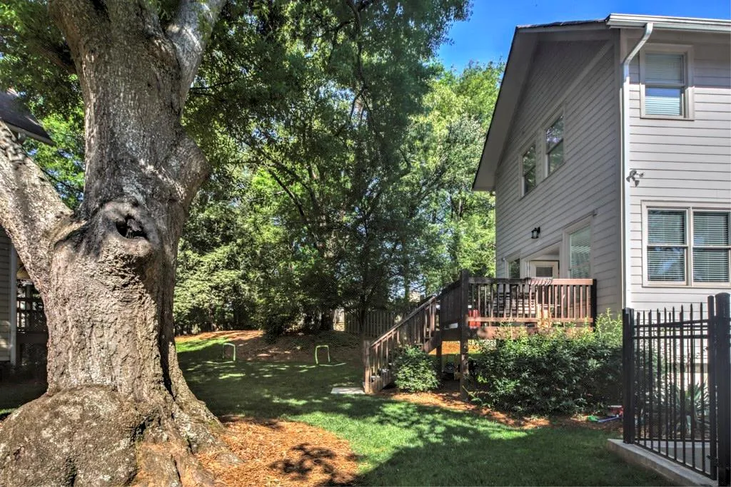 1185 Davis Place Nw Unit R, Atlanta, Georgia 30318, 4 Bedrooms Bedrooms, ,3 BathroomsBathrooms,Residential,Sold,1185 Davis Place Nw Unit R,5842422