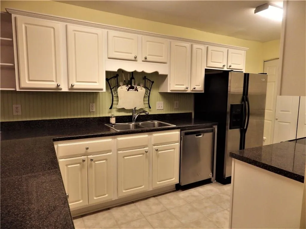 1806 Brighton Point, Sandy Springs, Georgia 30328, 3 Bedrooms Bedrooms, ,2 BathroomsBathrooms,Residential,Sold,1806 Brighton Point,5931644